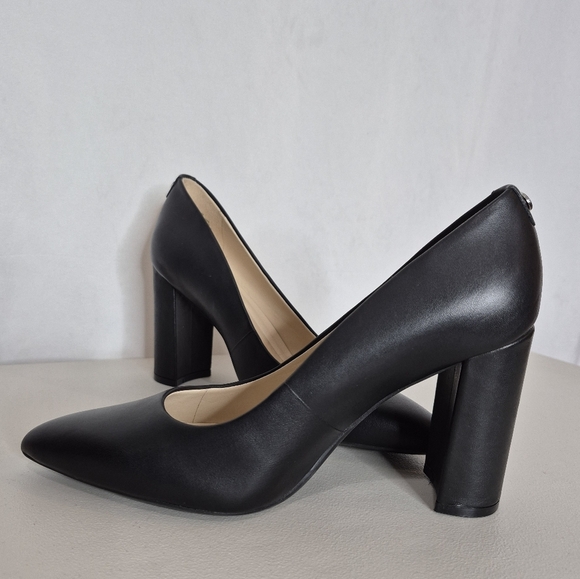 Nine West Astoria 9x9 NWOB Black Block Heel Pump Classic High Heels - Size 6 1/2 - Picture 2 of 13